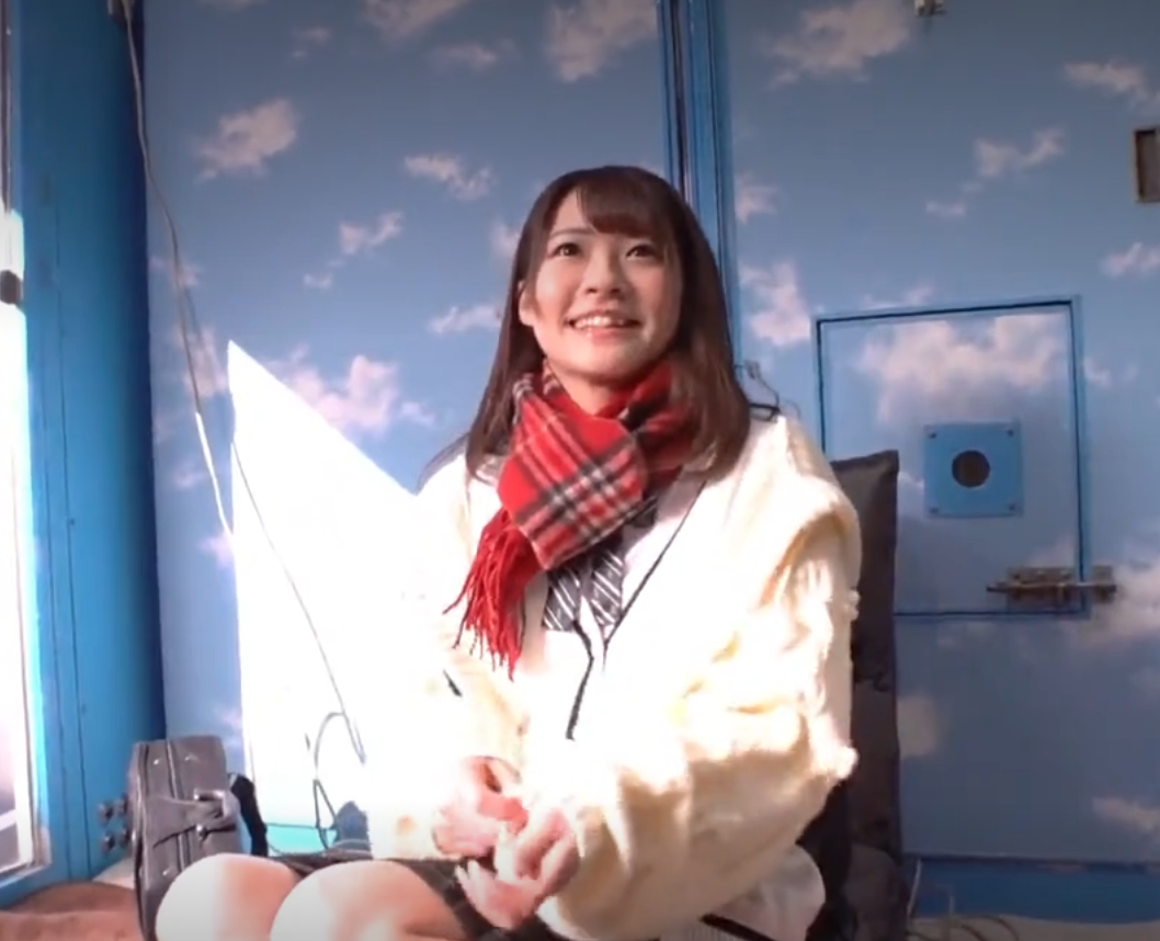 【激カワ美少女×MM号】１０年レベルの制服JKが、両手足拘束で電マ攻め！アナル丸見え敏感マ●コから大量潮吹き！