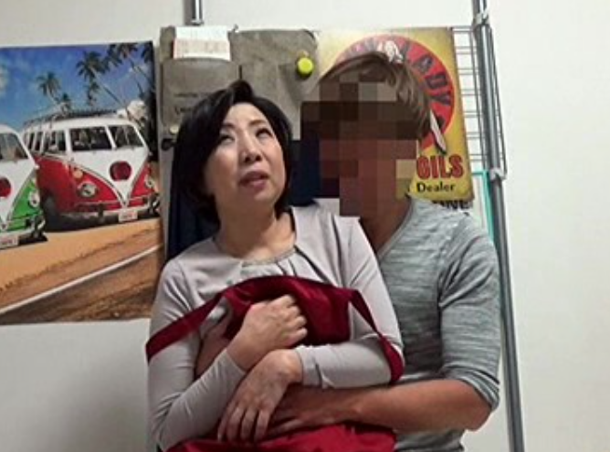 【サービス充実出張おばさん】レンタル家政婦呼んで家事を全部やらせて、ムラムラするのでお願いしたらヤらせてくれたｗｗ