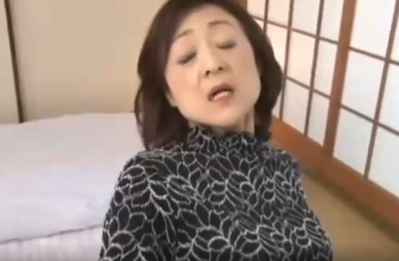 【祖母×孫】『あぁ...♡お爺さんの若い時のよう...♡』六十路熟女が愛孫をドヤ顔で手玉に取る！若いチ●ポを頬張り悶絶絶頂！