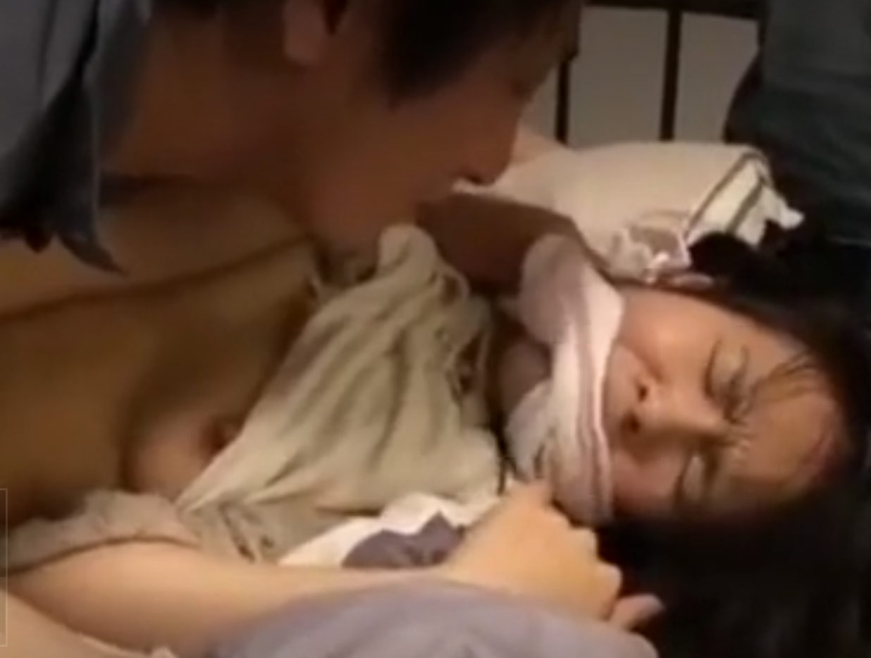 【妹×レイプ】「ぅぅ...ダメだぇぇっ！！兄妹なんだから…！！」親孝行な純情娘が、クソニート兄に中●しされ本気の大号泣！！