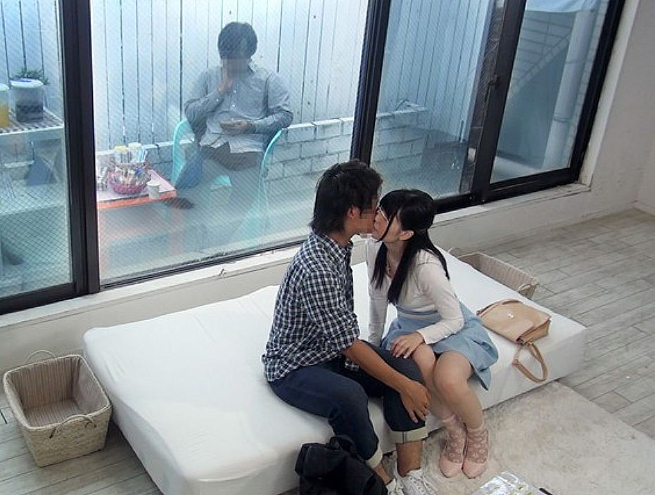 ▲素人ナンパ・MM号・モニタリング企画│女子大生NTR▼『彼氏さんはお外で～』彼女はお金欲しさに筆おろしチャレンジ☆