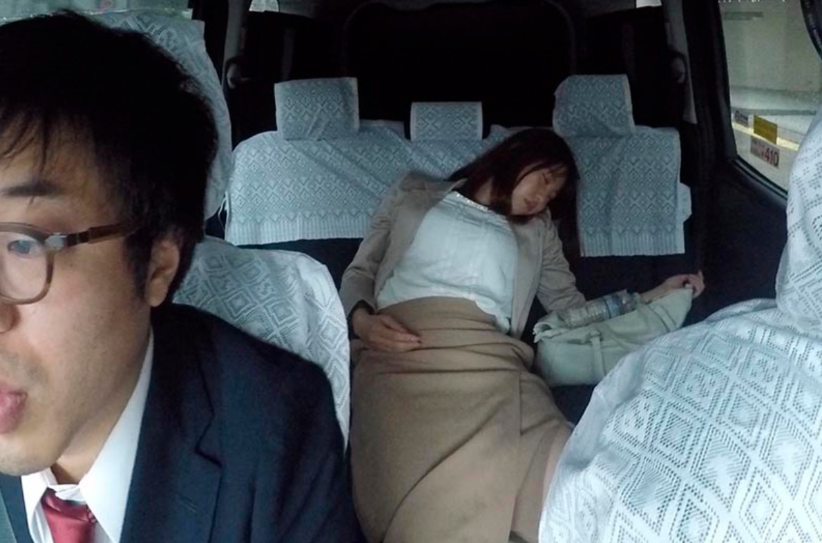 △性犯罪実録・猥褻タクドラ・泥酔のパンストOL・車内で悪戯△『んんっ...??♡』ホテルに連れ込み生ハメレ●プの完全犯罪!
