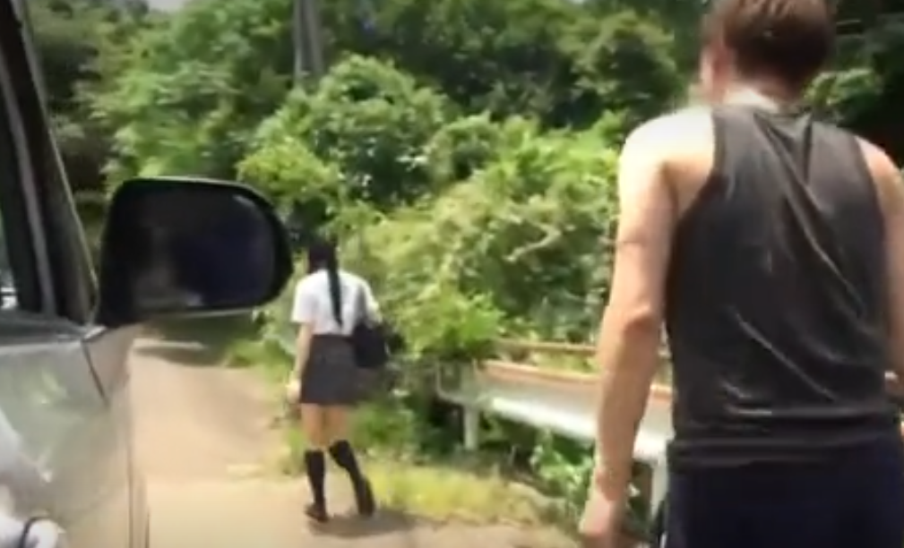 ▼鬼畜凌辱・制服女子高生・強姦│背後から拘束・車内連れ去り▼『嫌ぁーッ…!』助けの来ない河原で嬲られちゃう美少女JKデス☆