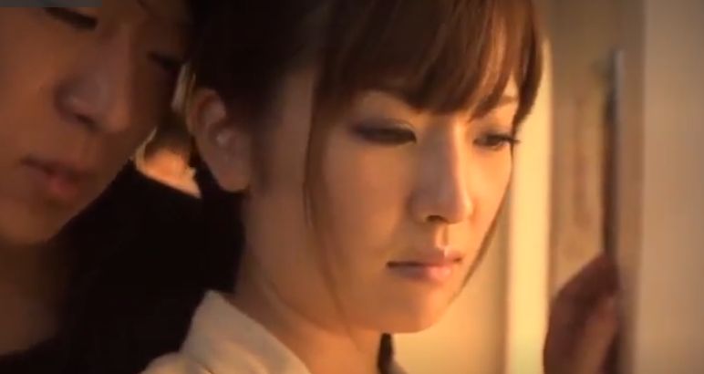女弁護士は痴漢を暴くため自ら囮に！さわられて、感じて、忘れられない快感！人妻熟女はオナニー、そしてまた自ら電車に！