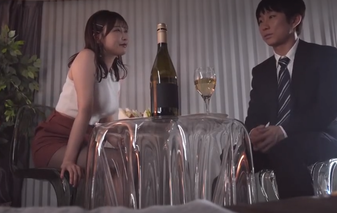 ☆巨乳×筆おろし×相部屋☆童貞部下がHカップの美女上司と初セックス・溜まった性欲が大爆発・最高の初体験【うんぱい
