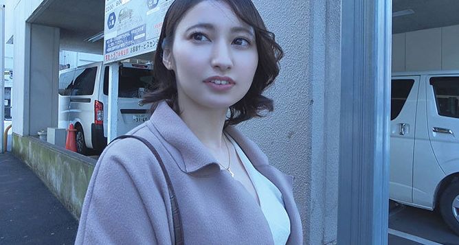 『オナニーを見てください!アナルを舐めてください』マッチングアプリでやってきた超美人は即ハメできる変態の人妻だった!