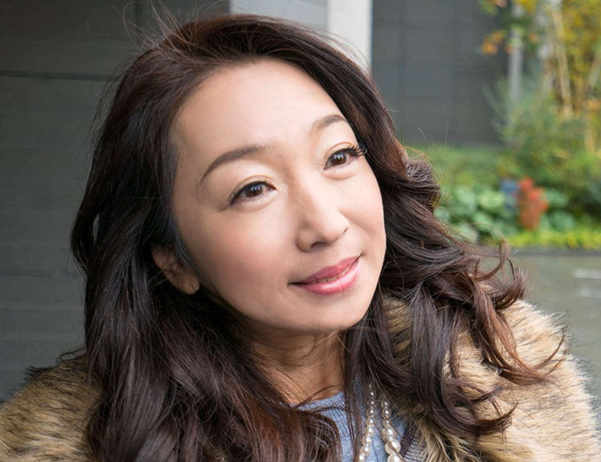 【57歳熟女ナンパ】街で出会った美魔女に密着インタビュー。見た目とのギャップに興奮、電マ責めで快楽開花→そのまま本番