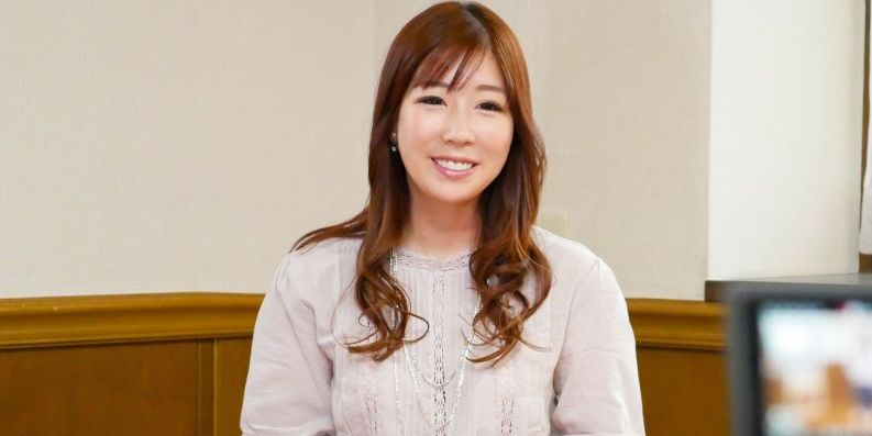 【36歳主婦子持ち】一人でいる時は、AVを見て興奮する女!自分もそんなことされたい、アァ、あんなことまでされてみたい!
