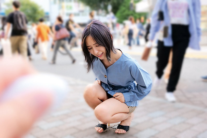 ☆素人×リモコンバイブ×散歩☆美少女にリモバイ装着させ街中を歩かせる・部屋に戻りびしょびしょになったマ〇コにチ〇コ挿入