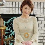 【五十三歳】「心の奥でいつも悶々としてるんです。私かなりエッチです。」品の良さそうなこの熟女、耳触られても感じ出す！
