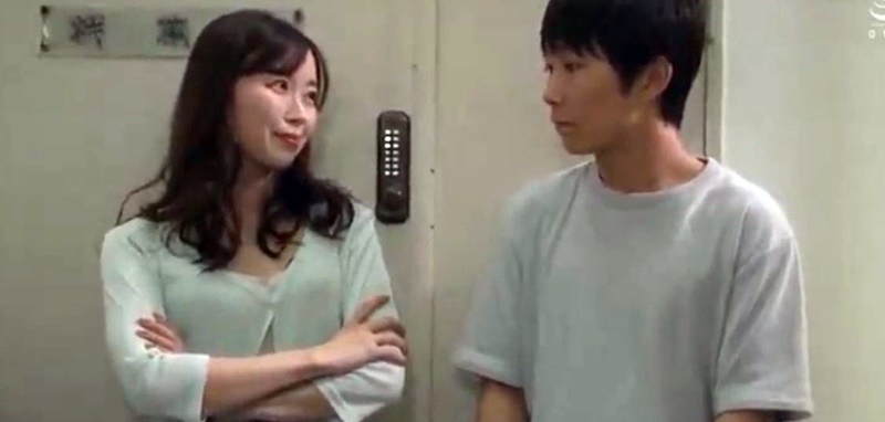 【流川はる香】私は場末の劇場のストリッパー！マ◯コを見せて男たちを喜ばす！でもこの子のイチモツは咥えてイカす