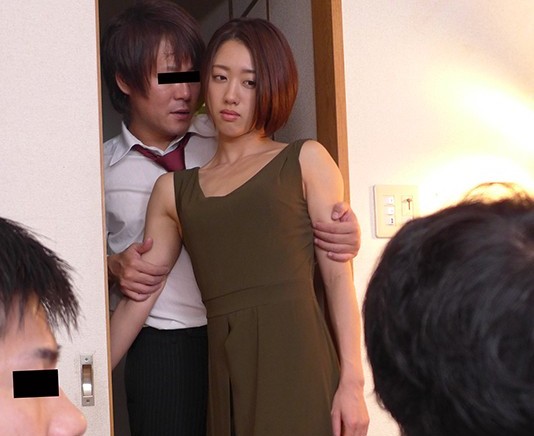 旦那の上司に犯されてしまう美人妻・家に上がり込んできて寝室に連れ込み好き放題愛撫するクズ男★竹内有紀★