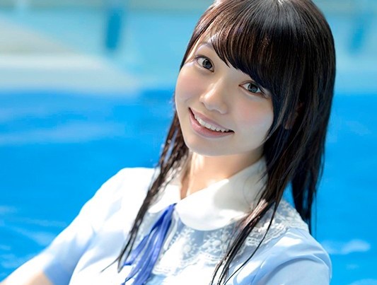 【女子校生】真面目そうな見た目に反して、撮影が始まると積極的に腰を動かす新人JK!■斎藤まりな