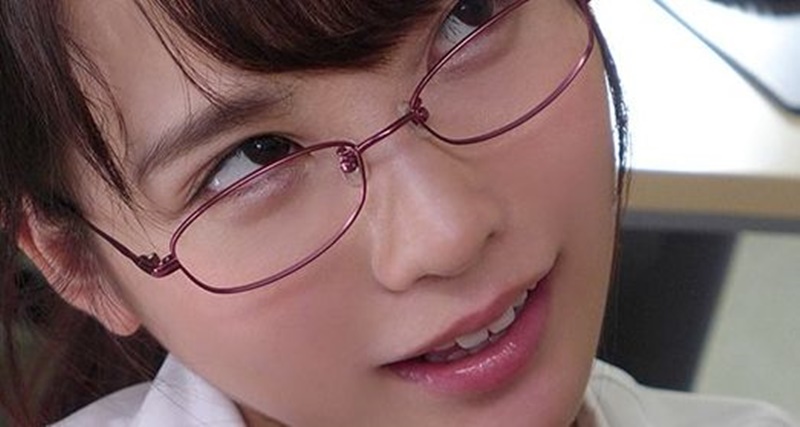 【残業スケベOL】「奥さんと…うまくいってないんですよね？」深夜のオフィスで豹変した後輩が男を快楽で誘惑！■枢木あおい