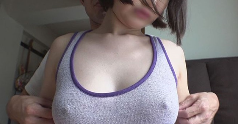 【巨乳の専門学生】公園で見かけたバスケ好き専門学生に家賃提示で交渉開始!おっとり美乳娘が拒めず生挿入まで流される!