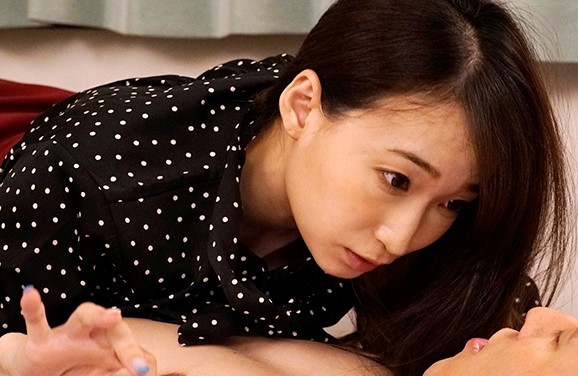 【女上司】閉じ込められたオフィスで見た意外な顔…厳しかった上司がドスケベに豹変しスーツの下でねっとりハメ狂う■蓮実クレア