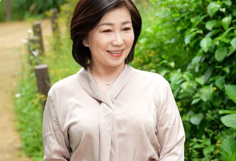 【50代の初AV】結婚30年目のマジメ妻が、性欲爆発でAV出演！男優の巧技にイカされまくってスケベ本性がダダ漏れ■上田ゆき乃