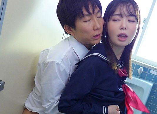 【女子校生】”センセイ、わたしの中にして...♡”女は若い方がいい！と言いたげなスケベ教師は嫁がいるのにJKに迫られ...