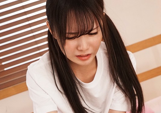 《見下しJK》いつも笑顔で可愛い美少女に軽蔑の目で見られたい！変態願望を叶えてくれる清楚女子★坂道みる★