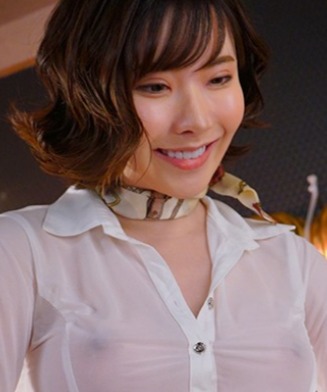 【巨乳】スケスケの服で誘惑する痴女が激エロ！ノーパンでいやらしい部分が見えていて勃起したチ◯コで即SEX！＜深田えいみ＞