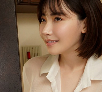 【痴女】禁欲しているのに隣に住む巨乳人妻に誘惑され・・ノーブラで訪問されると我慢出来ずにSEXしてしまう！＜深田えいみ＞