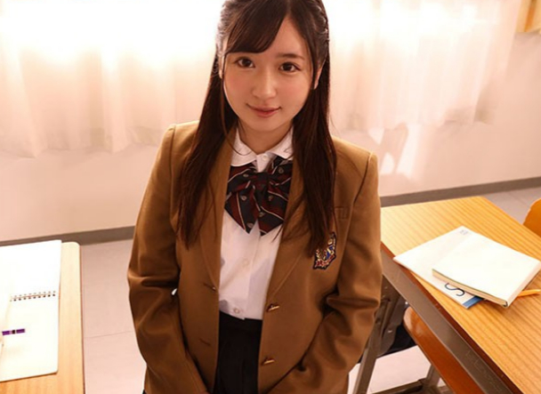 【JK】転校してきた女子高生はとても美少女で控えめだったのに・・SEXを繰り返すと徐々にエッチになっていく！＜桃尻かなめ＞