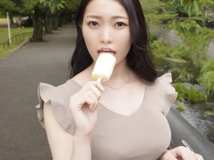 【Ｆカップ】『アイスじゃなくって他のを咥えてよ』ホントはドスケベな22歳の人妻、舞香ちゃんにお願いしたい