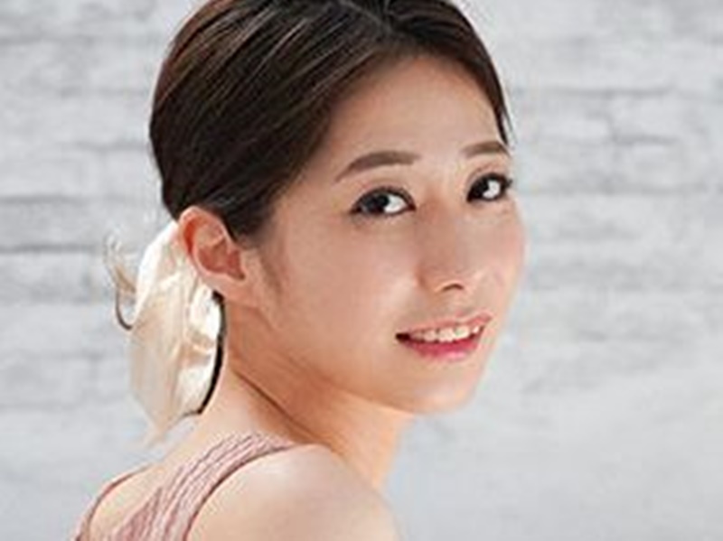【長嶋沙央梨】『わたし、オチ◯チン好きなの…』こんなきれいな顔して、そんなコト言う？これでも欲求不満の淫乱人妻