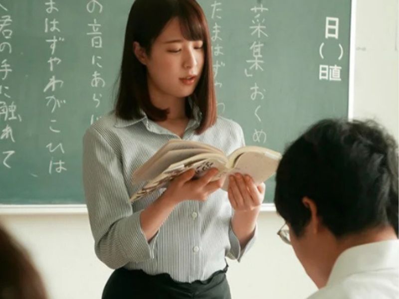 【教師】美人すぎる学校の先生に彼氏がいるのを知った生徒は・・エッチな写真をネタに人が居ない所でこっそりSEX＜二宮ひかり＞