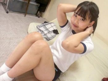 【JK】ロリ系の美少女にぴったりとしたブルマを履いてもらうと・・ワレメに興奮して勃起が止まらず履いたままSEXしてしまう！