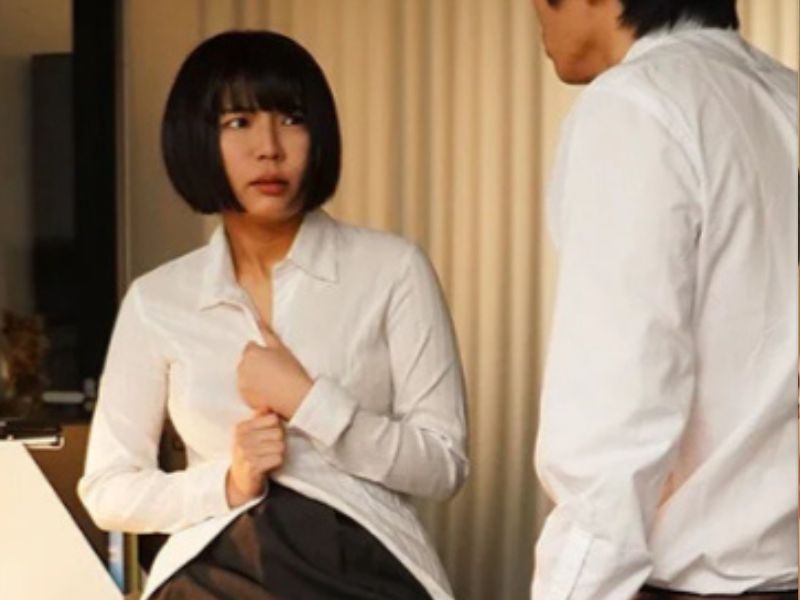 【巨乳】あるサイトを見ると映っていた女性は同じ会社のOLで・・大人しい印象なのにSEXになるとド変態に豹変する！＜乃木蛍＞