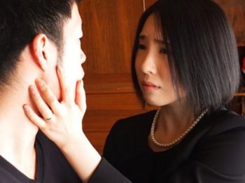 【未亡人レイプ】連れ子がいる夫と再婚したものの最愛の夫を亡くしてしまい・・残された息子が欲情してお昼から濃厚SEX！舞原聖