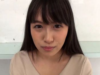【素人】美少女たちの超アップになったマ◯コがエロすぎる・・見られることで感度抜群になり自分で広げたら愛液が止まらない！