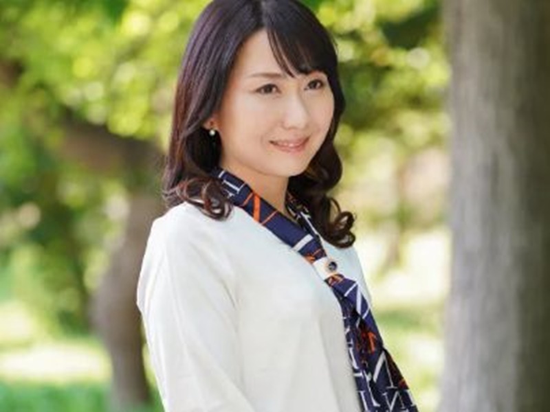 【人妻中出し】『最近、イッてないわ』四十路の美人おばさんの悩みを解消！淫乱エロ女をイカセまくって満足