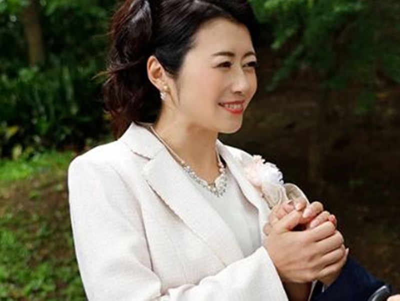 【北条麻妃】『こんなきれいなお義母さんがいてくれて僕ウレシイよ』しかもセックスも教えてくれるなんて