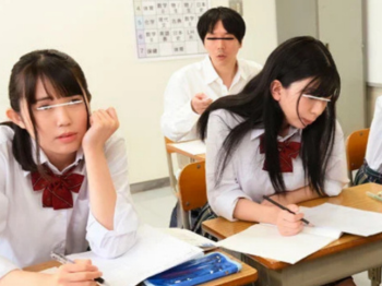 【JK】転校したら女子高生ばかりの教室で過ごすことになり・・常にチ◯ポをいじられ可愛い女の子たちと毎日SEXできる学校生活！