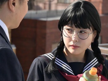 【巨乳】先生に助けられた生徒がギャルに豹変し何度も誘惑！神テクに責められると我慢出来ずに精子が止まらない＜新村あかり＞