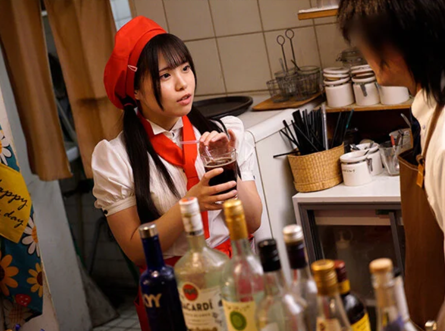 【ひよこ女子】ロリ体系で発育途中の思春期女子たちにスケベなイタズラ！感じすぎてオナニーしちゃうパイパン少女も…