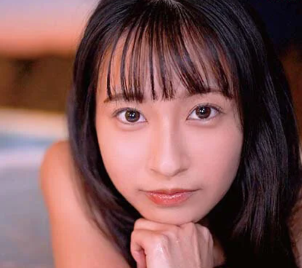 【女子大生】青い海のように澄んだ瞳の20歳がAV初体験！素朴さと色気を併せ持つスレンダー美女の鮮烈デビュー■岬野まなつ