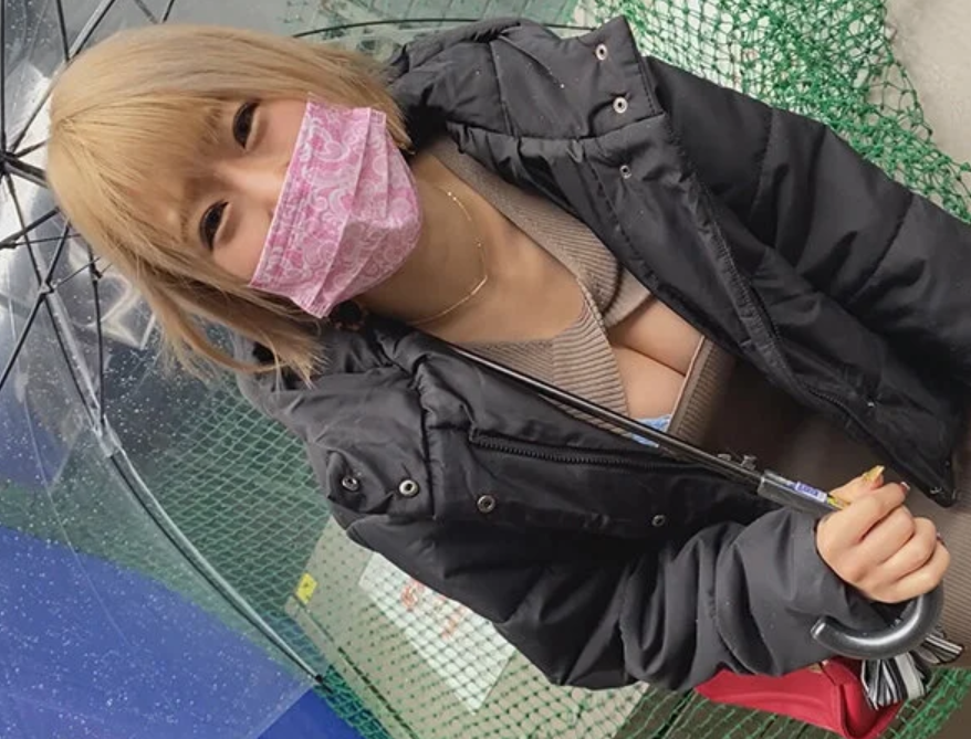 【巨乳】金髪ギャルがデート中に尿意と快感で顔を歪める！ホテルに着くなり潮を吹きまくりイキ続ける姿が衝撃