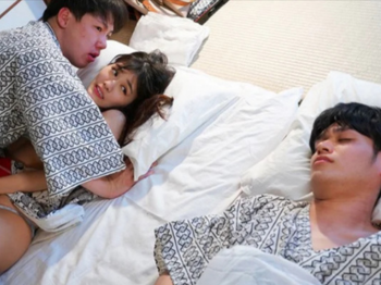 【NTR】学生時代の友人4人で旅行に行くと・・SEXする姿を見てしまい欲情して我慢出来ずに寝取られて中出しまで！＜神宮寺ナオ＞