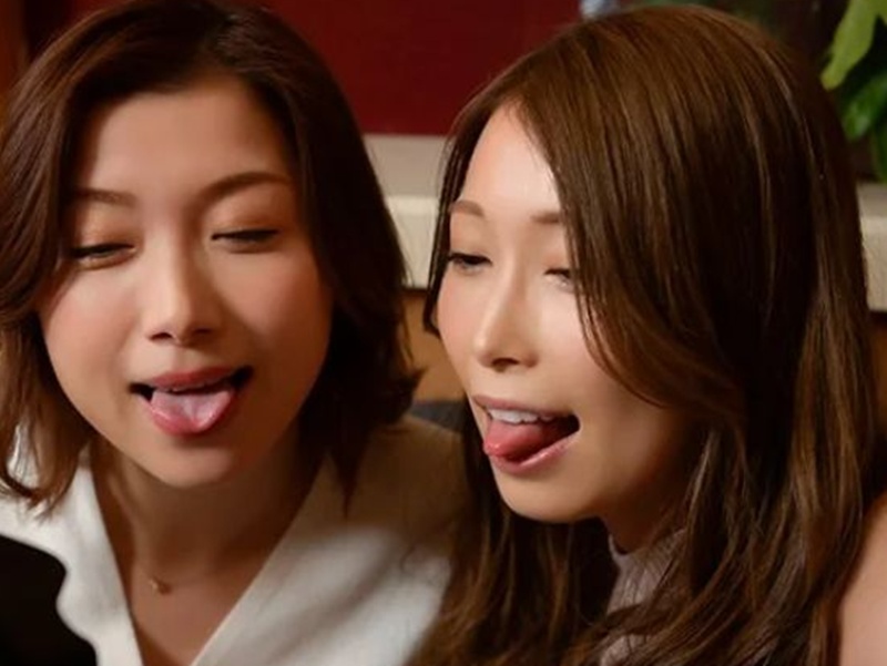 【痴女がレロレロ】『男の黒くておっきい乳首が大好き』加藤ツバキと佐伯由美香が乳首を語り、乳首を責める