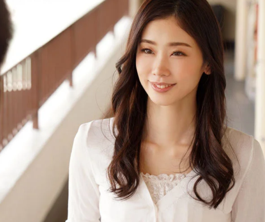 【人妻】「勉強なんて後でいいでしょ？」甘い囁きに抗えず同居人妻と連日SEX！巣ごもり漬けで快楽から抜け出せない■小松杏