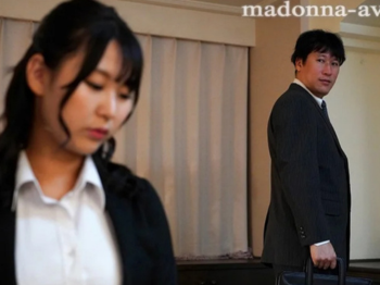 【NTR】結婚式を控えている人妻は夫以外の他人棒に惹かれてしまい・・巨乳を揺らしながら何度も寝取られ濃厚SEX！＜神坂朋子＞