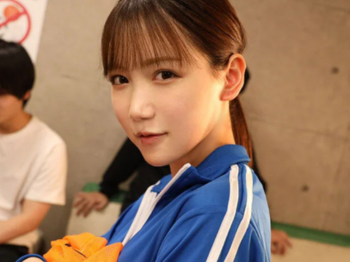 【JK】部活のマネージャーをしている女子高生が部員のチ◯ポを徹底管理！美少女に責められるとすぐに我慢の限界！＜三田真鈴＞