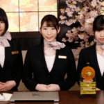 【巨乳】ホテルに宿泊するとスーツ姿の女性からのサービスが・・デカパイ×美人のパイズリにチ◯ポは限界で勃起が止まらない！