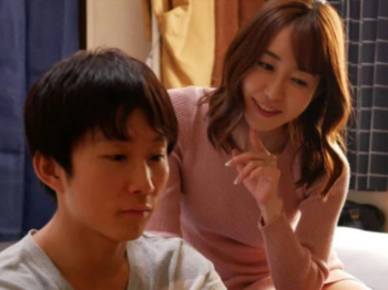 【巨乳】夫とSEXをしていない人妻と秘密の関係になり・・若い男性のチ◯ポにドハマリして中出しSEXまでしてしまう！＜篠田ゆう＞