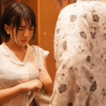 【美少女】仕事の帰りに大雨の影響で自宅に帰れなくなってしまい・・絶倫チ◯ポの高齢者と何度も快楽SEXしてしまう！＜乃木蛍＞