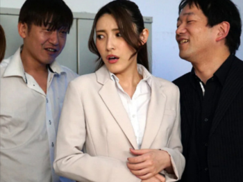 【女教師】生徒の素行が悪く悩んでいると・・改心したと思わせて不良たちの罠にかかり何度もガン突きされ痙攣SEX！＜森沢かな＞