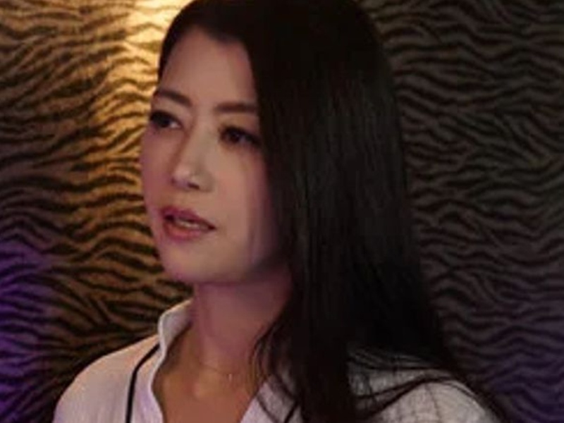 【童貞】『初めてなのね。教えてあげるわ』北条麻妃が義弟を食い尽くす！妖しいホテルでま◯こを舐めさせ、尻を振る